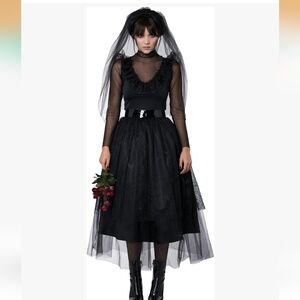New Women's Dark And Dreadful Halloween Costume Size Small Goth Wednesday
